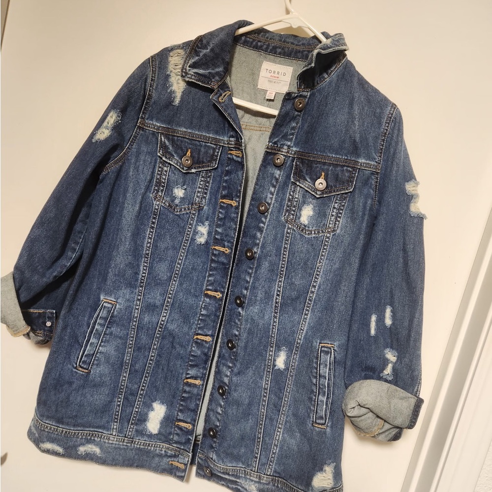 torrid Distressed Denim Jacket - Medium Blue Wash